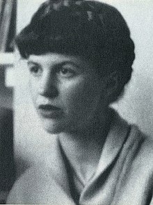 Плат в 1961 в лондонской квартире
