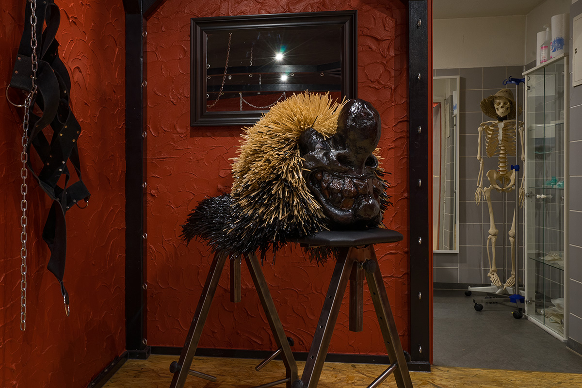 'L'amour', групповая выставка в BDSM Lounge, Берлин, 2019. Кураторы TZVETNIK (В рамках фестиваля Project Space Festival B