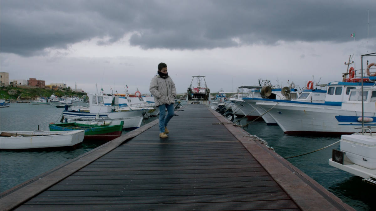 кадр из фильма «Море в огне», реж. Джанфранко Рози