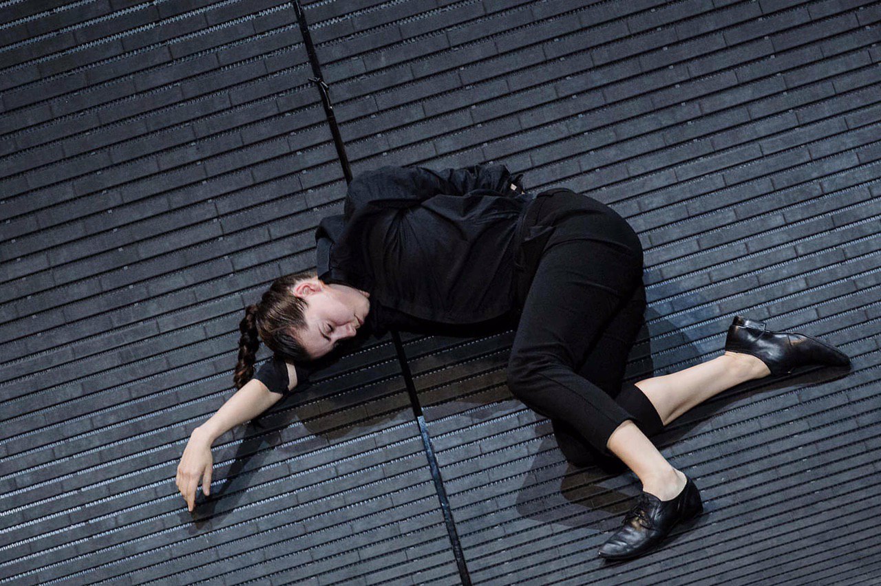 Фото: Gianmarco Bresadola, из спектакля 'Enfant' в постановке Бориса Шармаца, 2018