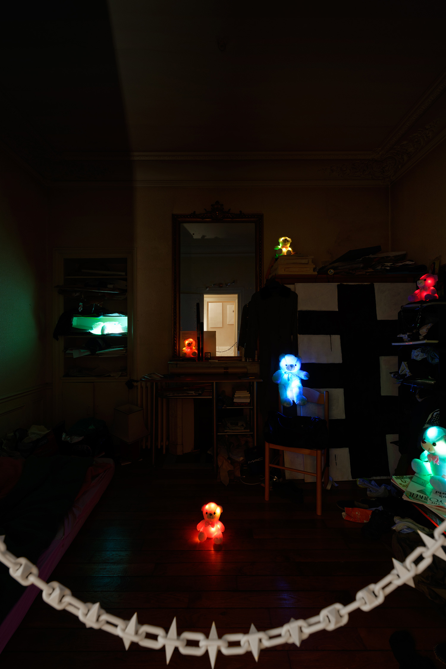 Хайди Марин Лопез. 'Aesthetics Distinction I, Bedroom', 2019. Из проекта 'Aesthetics Distinction’ в галерее M.I/mi1glissé