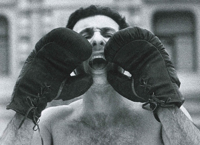Александр Бренер. "Первая перчатка", 1995. Фото: Игорь Стомахин