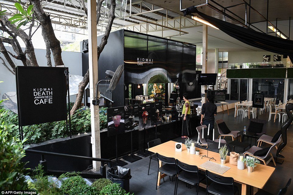 <i>KidMai Death Awareness Cafe, северный Бангкок. </i>