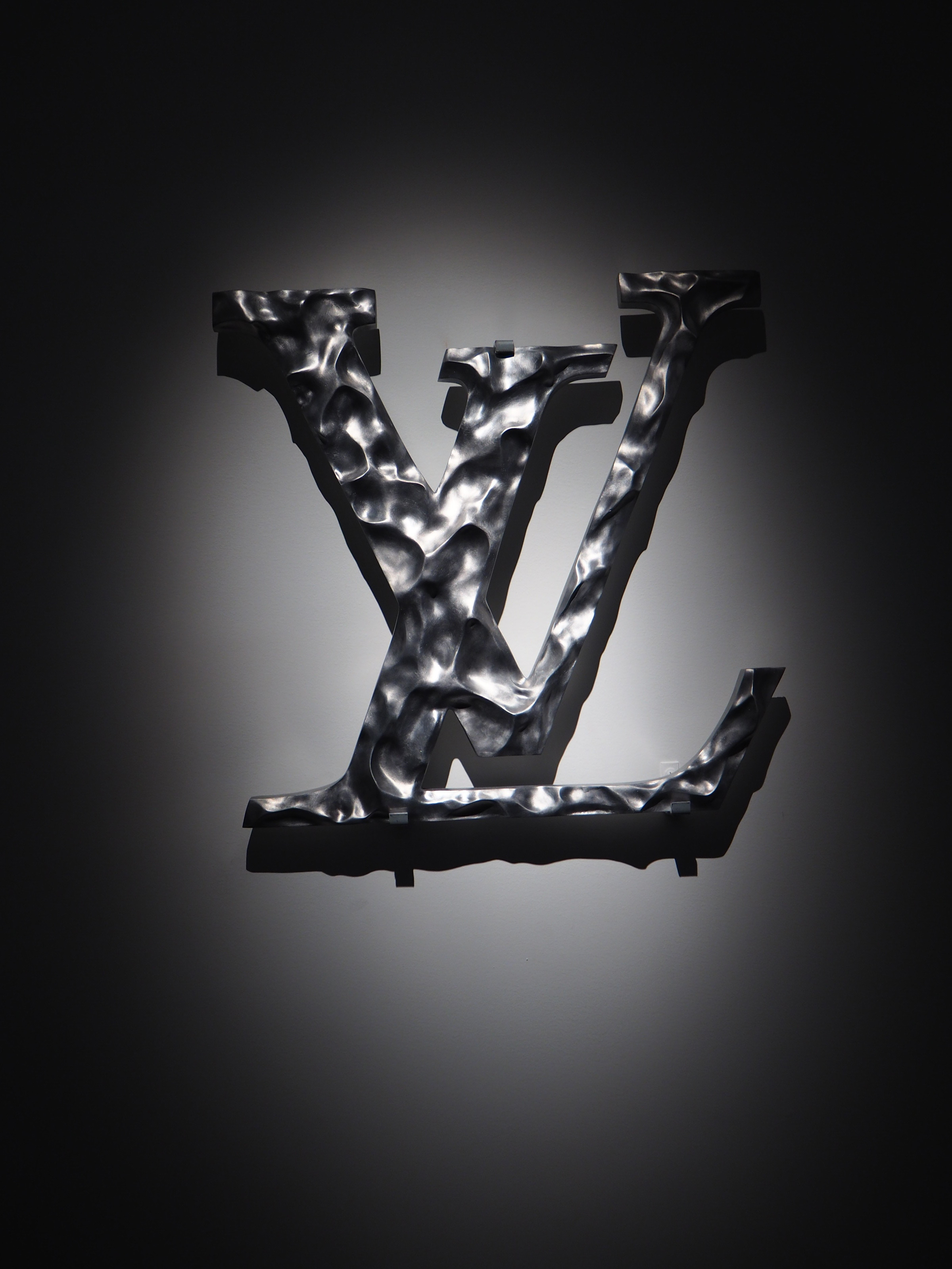 Фрэнк Гери. Прототип скульптуры-монограммы для Foundation Louis Voitton. 2014. Металлический сплав.