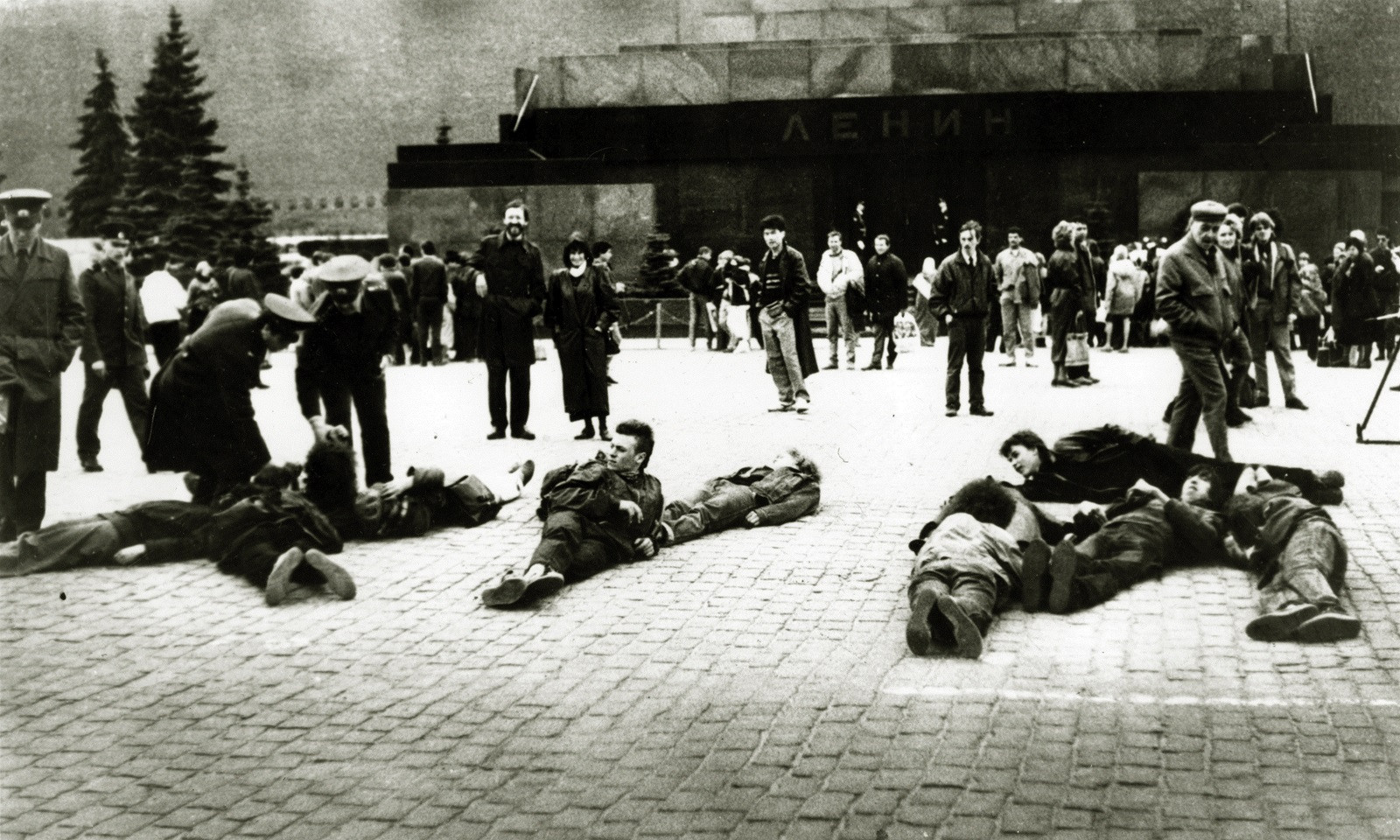 Акция «Э.Т.И.&nbsp;— текст», 1991 // Фото: корреспондент МК