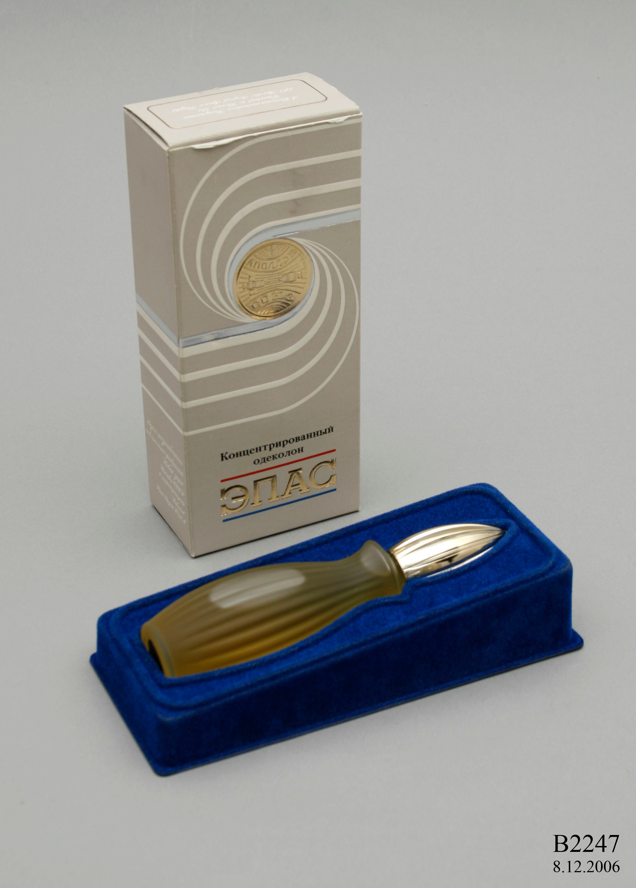 Оригинальные упаковка и&nbsp;флакон духов «ЭПАС». 1975