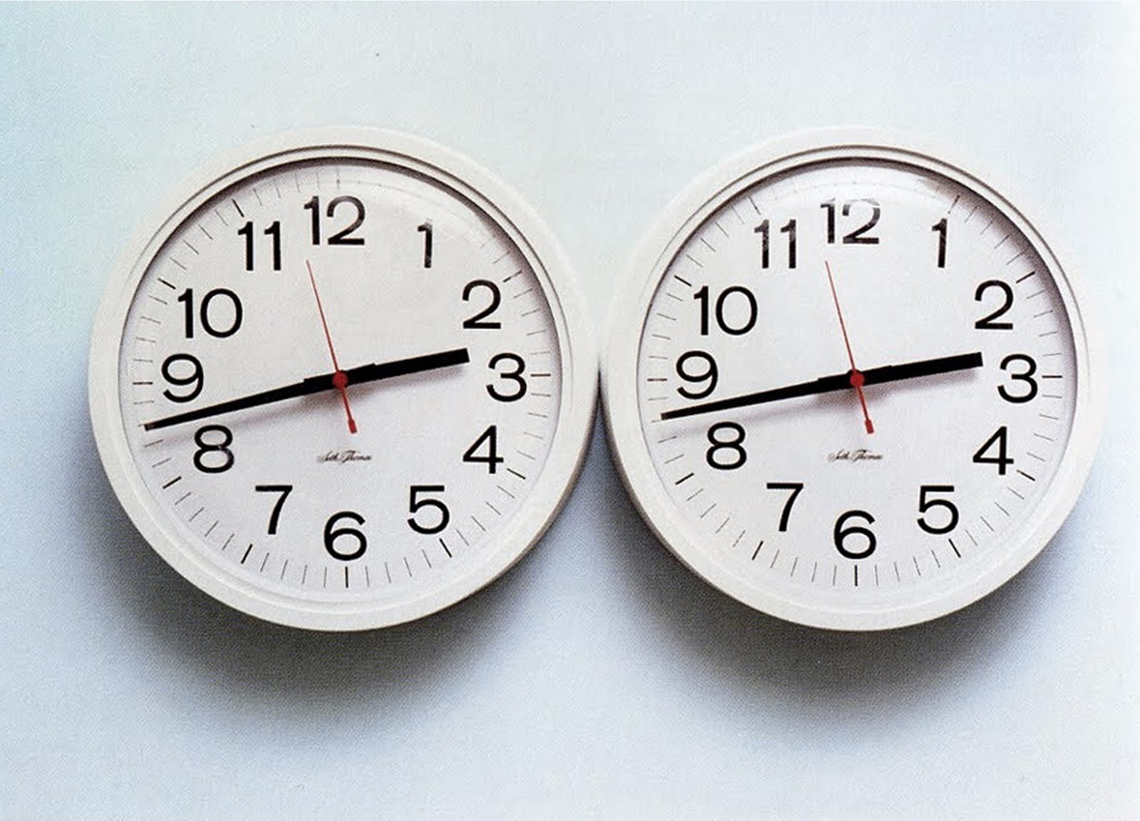 Felix Gonzalez-Torres. “Untitled” (Perfect Lovers), 1991