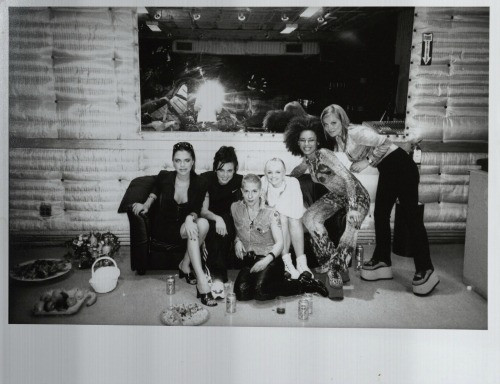 Интервью Кэти Акер со&nbsp;Spice Girls для Vogue,1997
