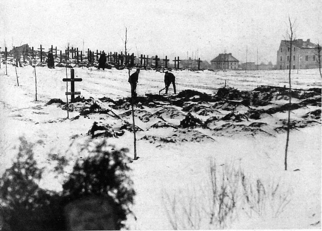 Похороны убитых. Восточная Пруссия, 1914. 