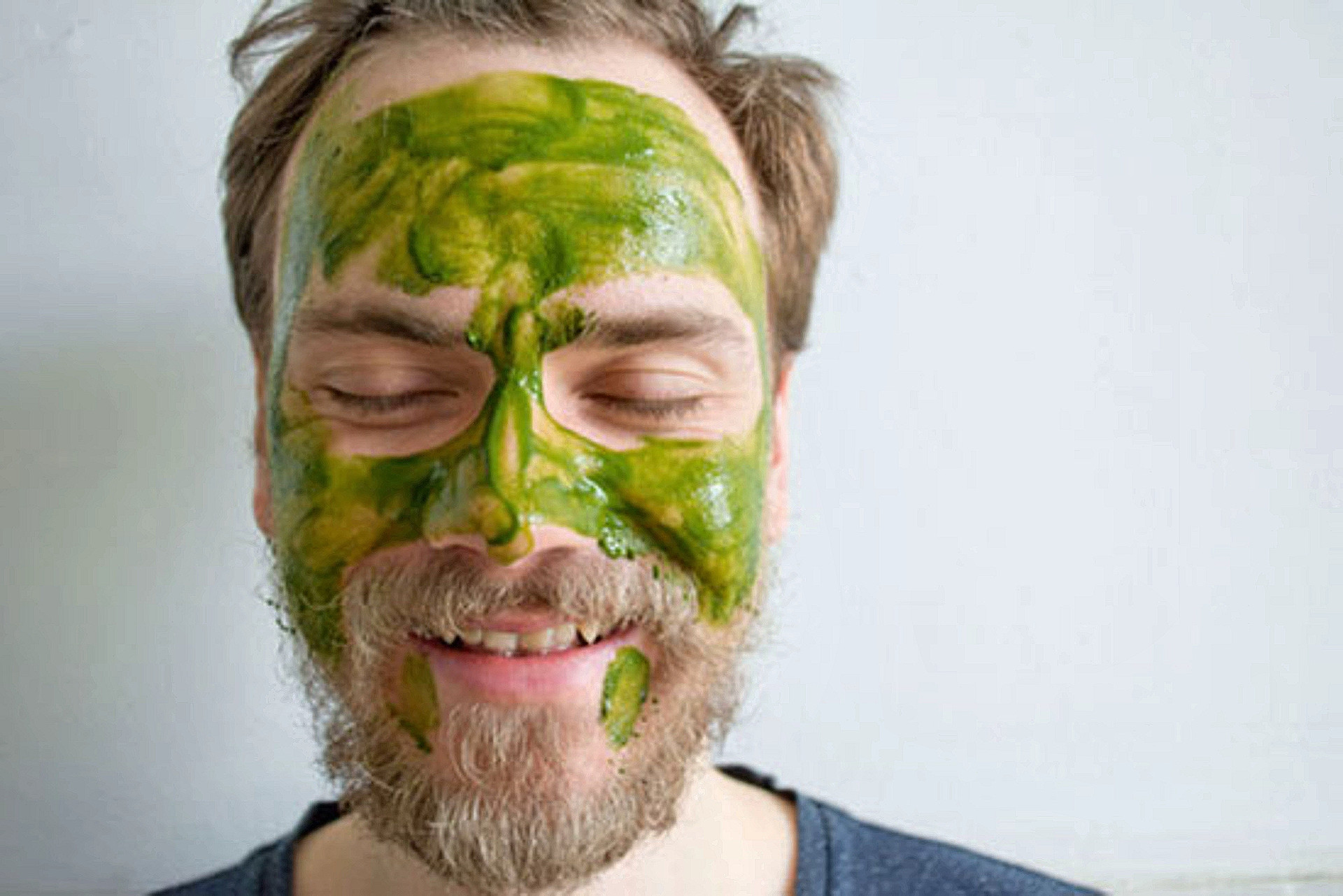 Художники Ник Космас, Мартин Такер и&nbsp;Битси Нокс произвели сорт маття, который предложили использовать в&nbsp;качестве маски из&nbsp;зеленого чая со&nbsp;следующей рекомендацией: «Если, смыв маску, вы заметите, что лицо стало чуть зеленее обычного, не&nbsp;паникуйте: просто смойте лишнюю “зелень” с&nbsp;помощью ватного диска и&nbsp;масла для лица или мягкой пенки».