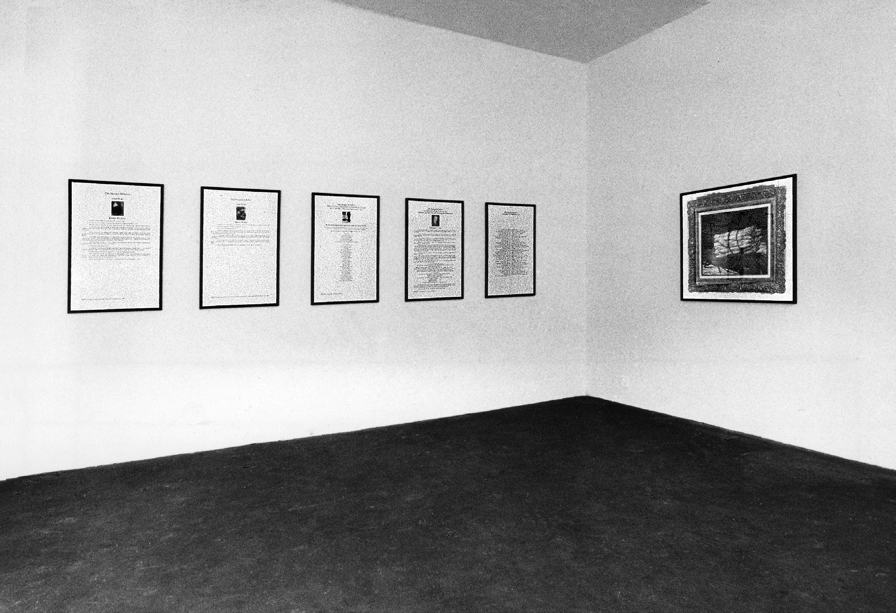 Ханс Хааке. Фрагмент выставки «Мане&nbsp;— Проект‘74» с&nbsp;картиной Мане и&nbsp;пятью табличками, рассказывающими о&nbsp;ее владельцах. 1974
