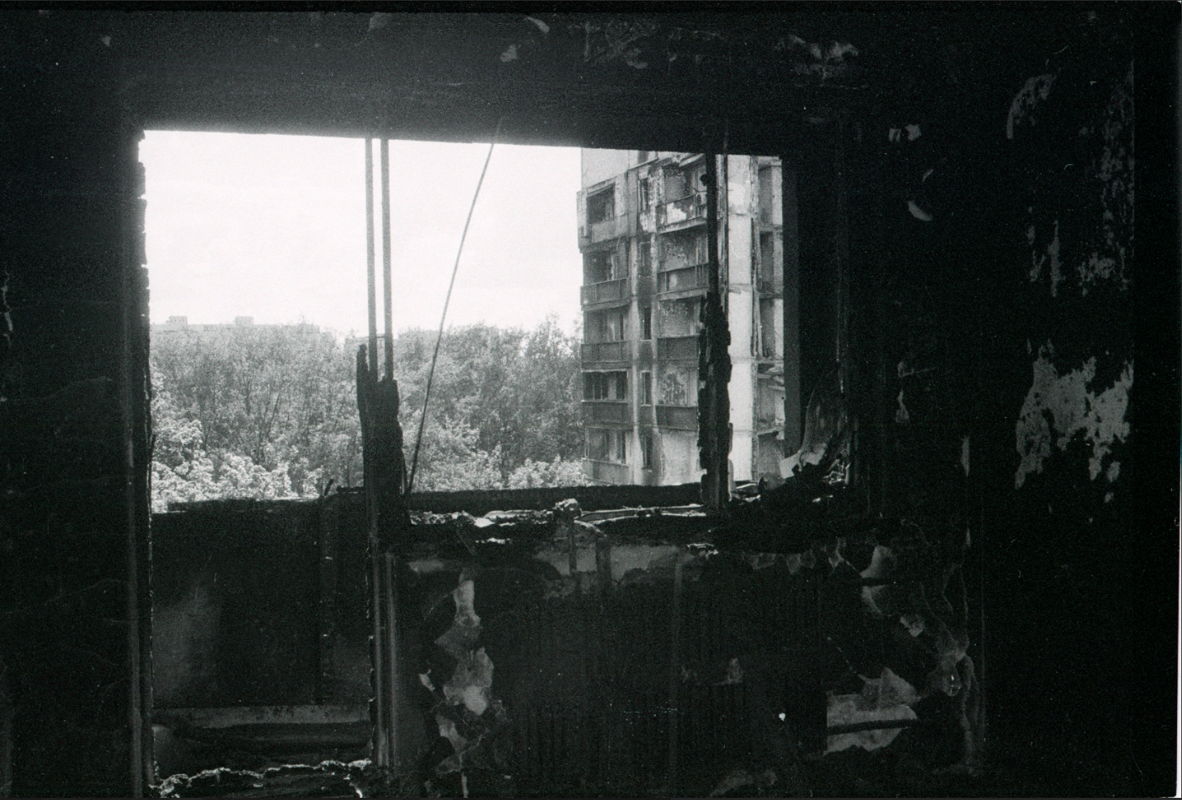 Квартира на&nbsp;Північній Салтівці, найбільш зруйнованому війною районі Харкова, липень 2022 р. Фото Станіслава Остроуса.