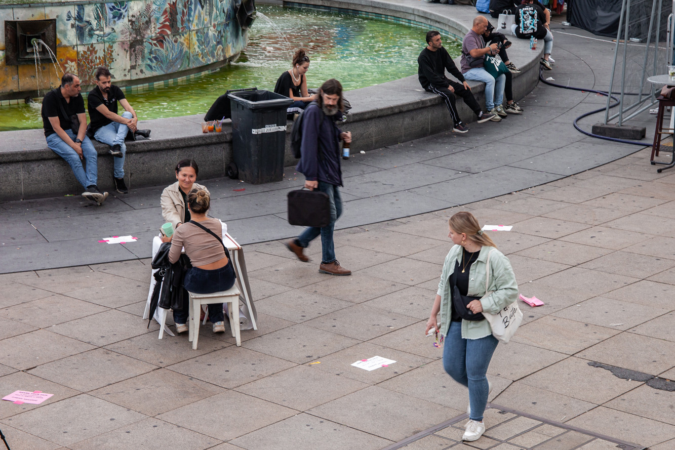Share Your Pain, reparative session by Olga Mun, Open Air Museum of Decoloniality (de_colonialanguage), Alexanderplatz, Berlin, 2025