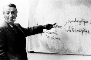 Ролан Барт читает лекцию. Париж, 1970-е.