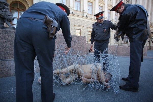 Акция Павленского «Туша»