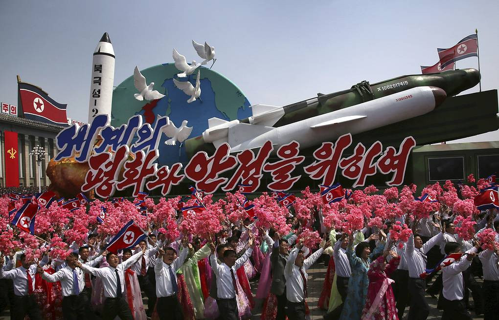 Военный парад в&nbsp;Пхеньяне. Источник&nbsp;— AP