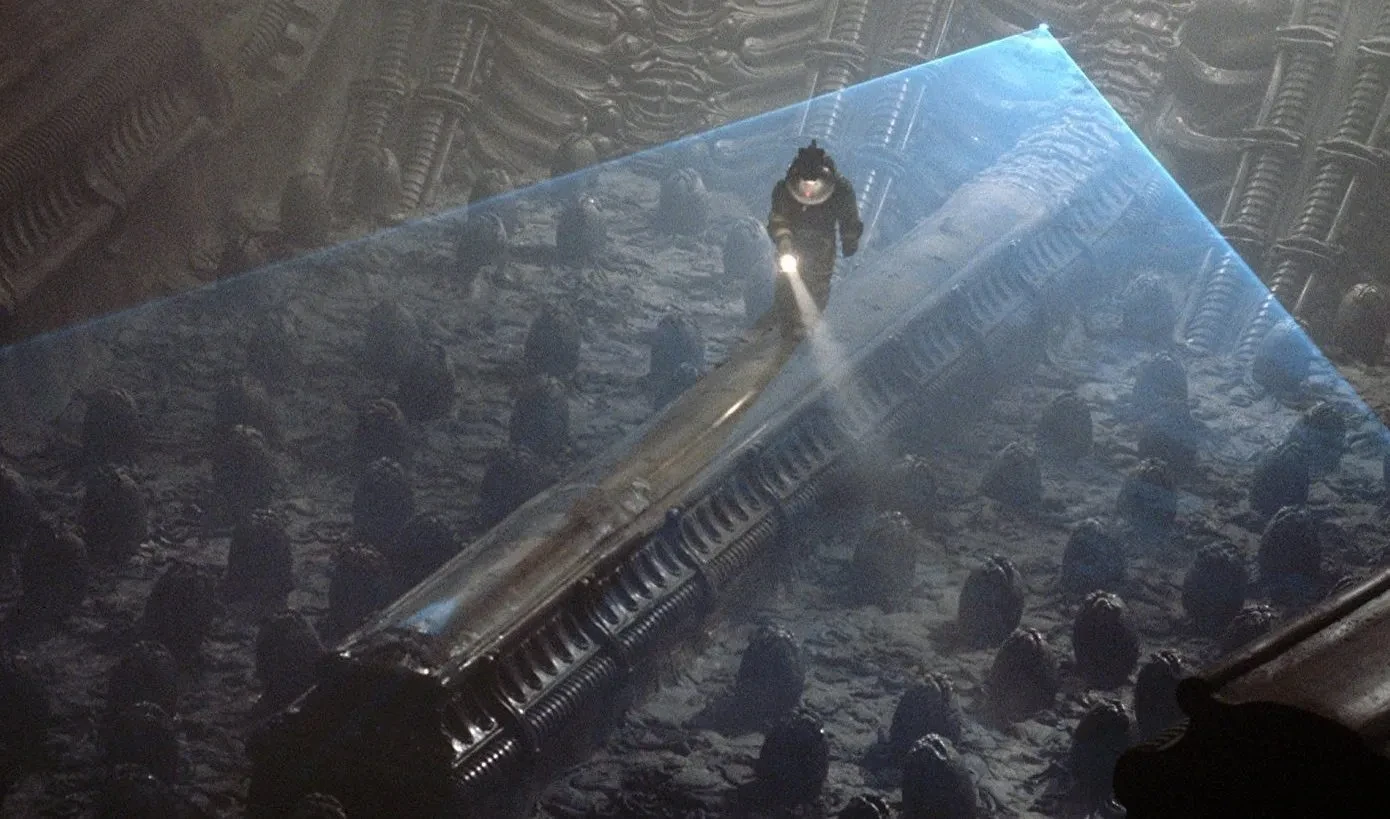 Гнездо Чужих на планете Аcheron, сцена из фильма Alien 1979, с сайта academymuseum.org