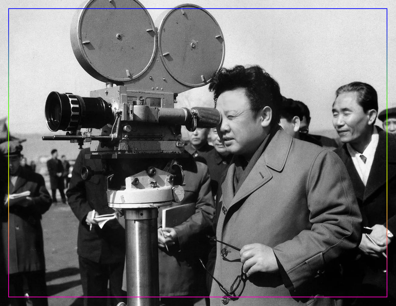 Ким Чен Ир за кинокамерой. Источник: Корейское центральное новостное агентство