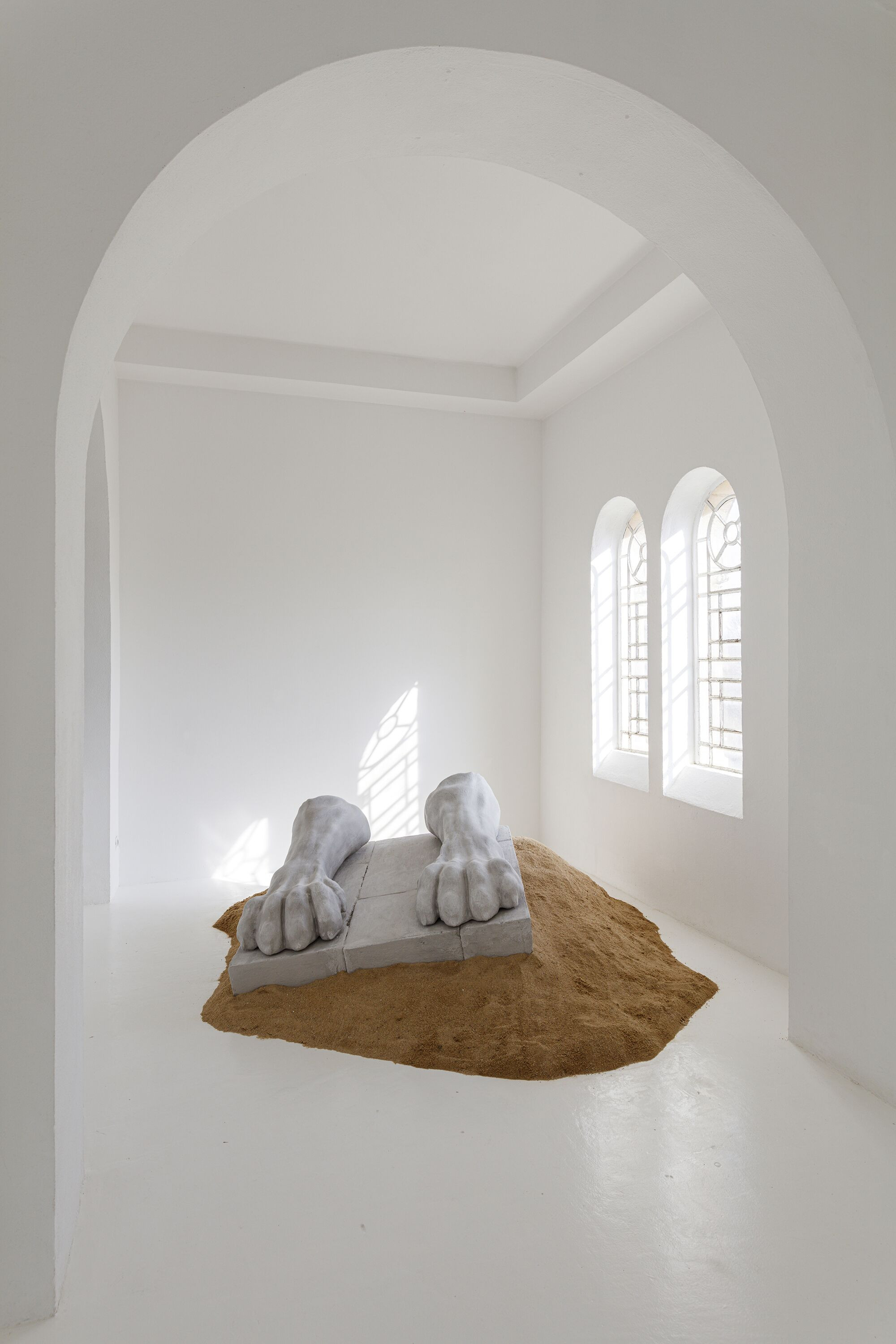 Zuzanna Czebatul, Their New Power (Paws), 2020. Polystyrene, acrylic and sand, 140×140 x 50 cm. From the exhibition &#39;The Singing Dunes’, CAC-La synagogue de Delme