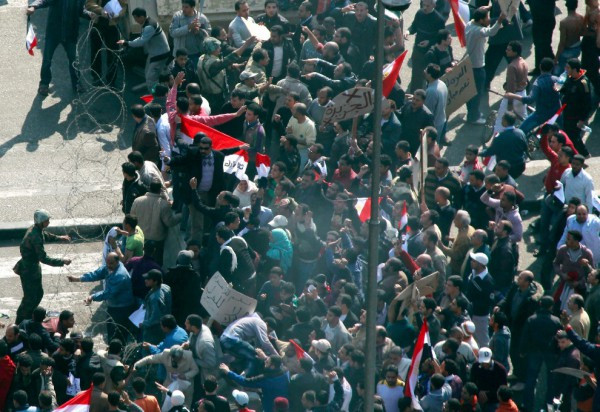 Тахрир. Толпой часто движет вполне рациональное чувство гнева, вызванное социальной несправедливостью, а никак не «животный» драйв
