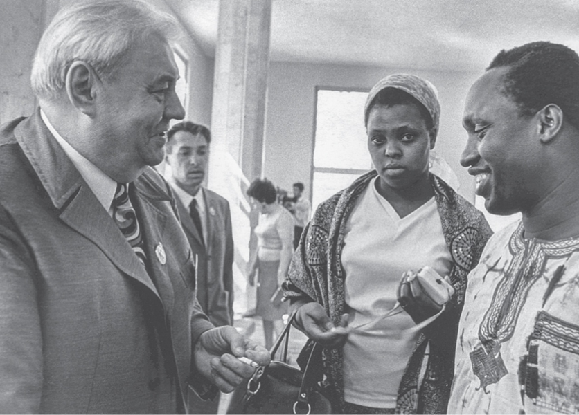 Lotus Prize recipient Ngũgĩ wa Thiong’o shakes hands with Anatoly Sofronov, deputy head of the Soviet Committee for Solidarity with Africa and Asia, editor of the Lotus quarterly, and leader of the late-Stalin-era anti-Semitic campaign in the Soviet Writers Union. Alma-Ata, 1973.