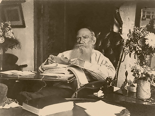 Лев Толстой, "Дневники 1881 – 1910 годов": 30 случайных цитат 