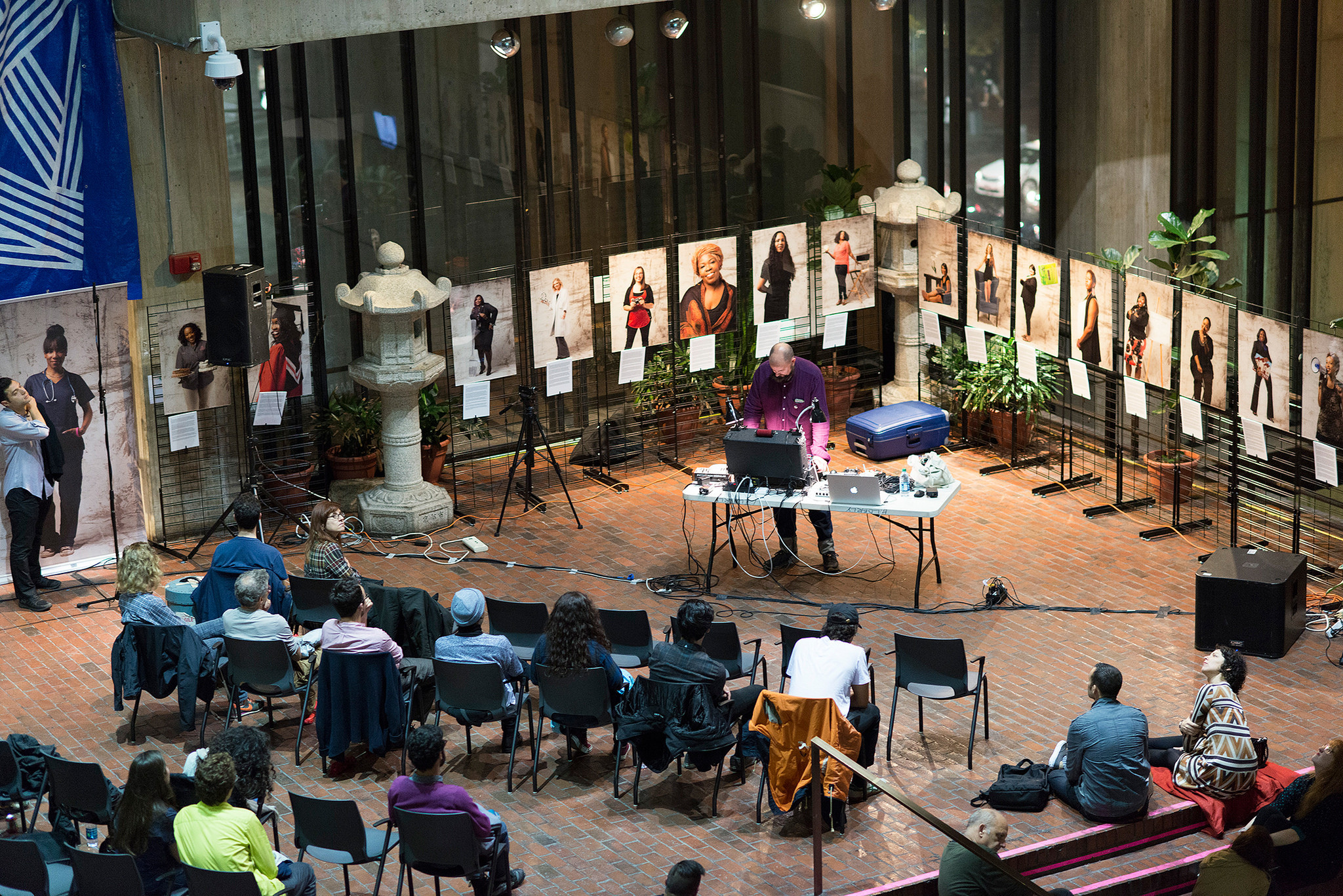 Live at Boston City Hall, 2015. Фото: Lindsay Metivier