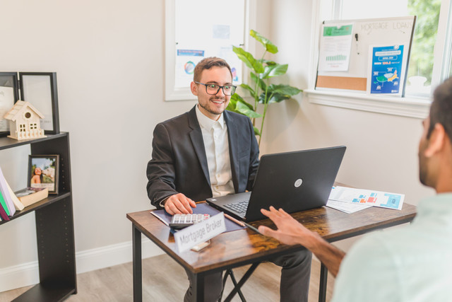 How Mortgage Brokers in Lafayette, CO Help Simplify Home Buying