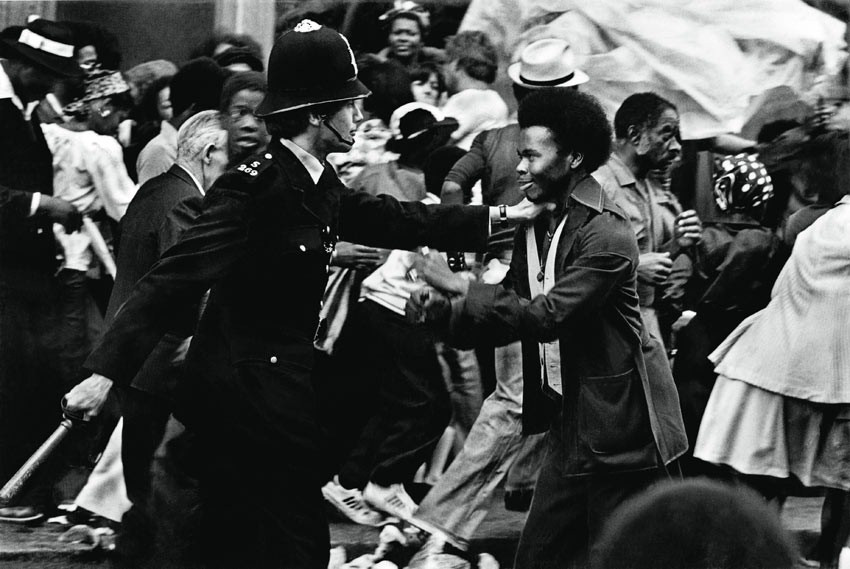 Стычки с&nbsp;полицией на&nbsp;<nobr>Ноттинг-Хиллском</nobr> карнавале в&nbsp;1976&nbsp;году