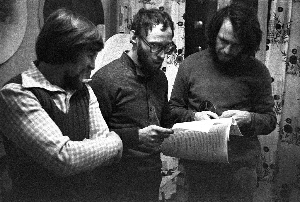 Борис Орлов, Дмитрий Пригов и&nbsp;Сергей Шаблавин. Москва, 1976 ©Георгий Кизевальтер.