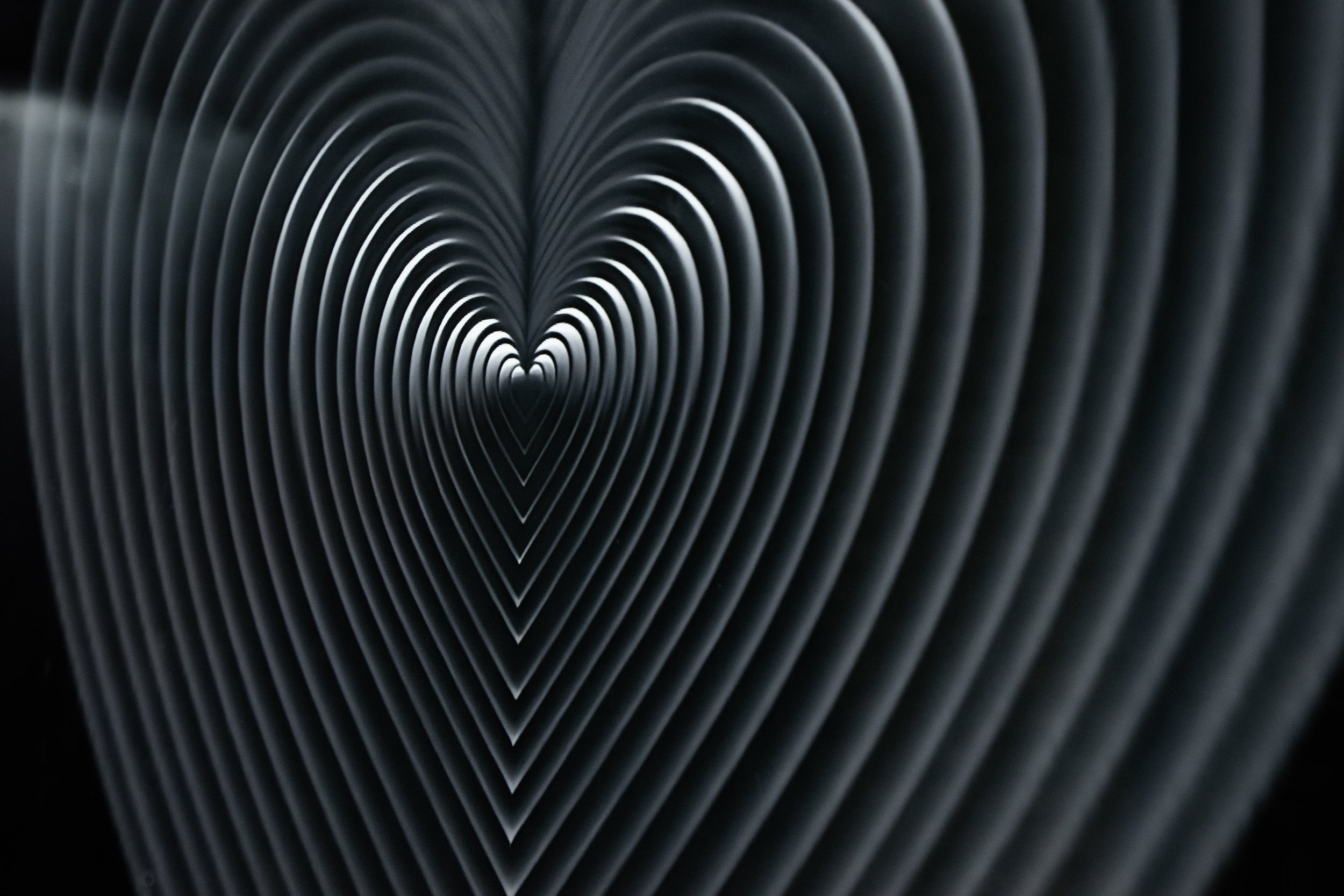 YYYULIA, untitled (HEART_black / mentor series/), 2024. Сольная выставка художницы EVENT 01, 2025
