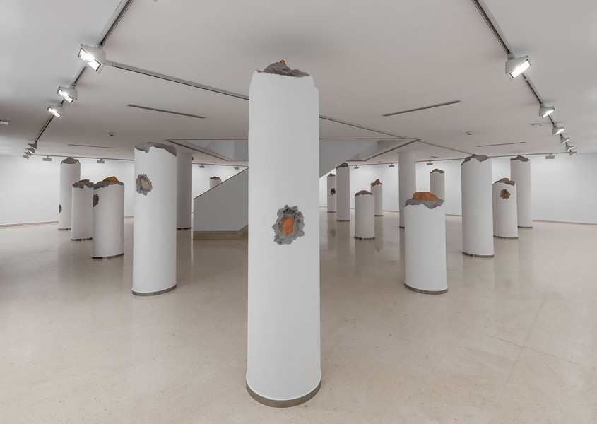 Гильермо Рос, «An exercise in violence», вид экспозиции в&nbsp;Музее современного искусства Валенсии IVAM, 2021