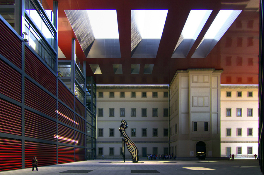 Рис 3. Центр искусств королевы Софии (Queen Sofia Arts Center). Мадрид, Испания. 2005.