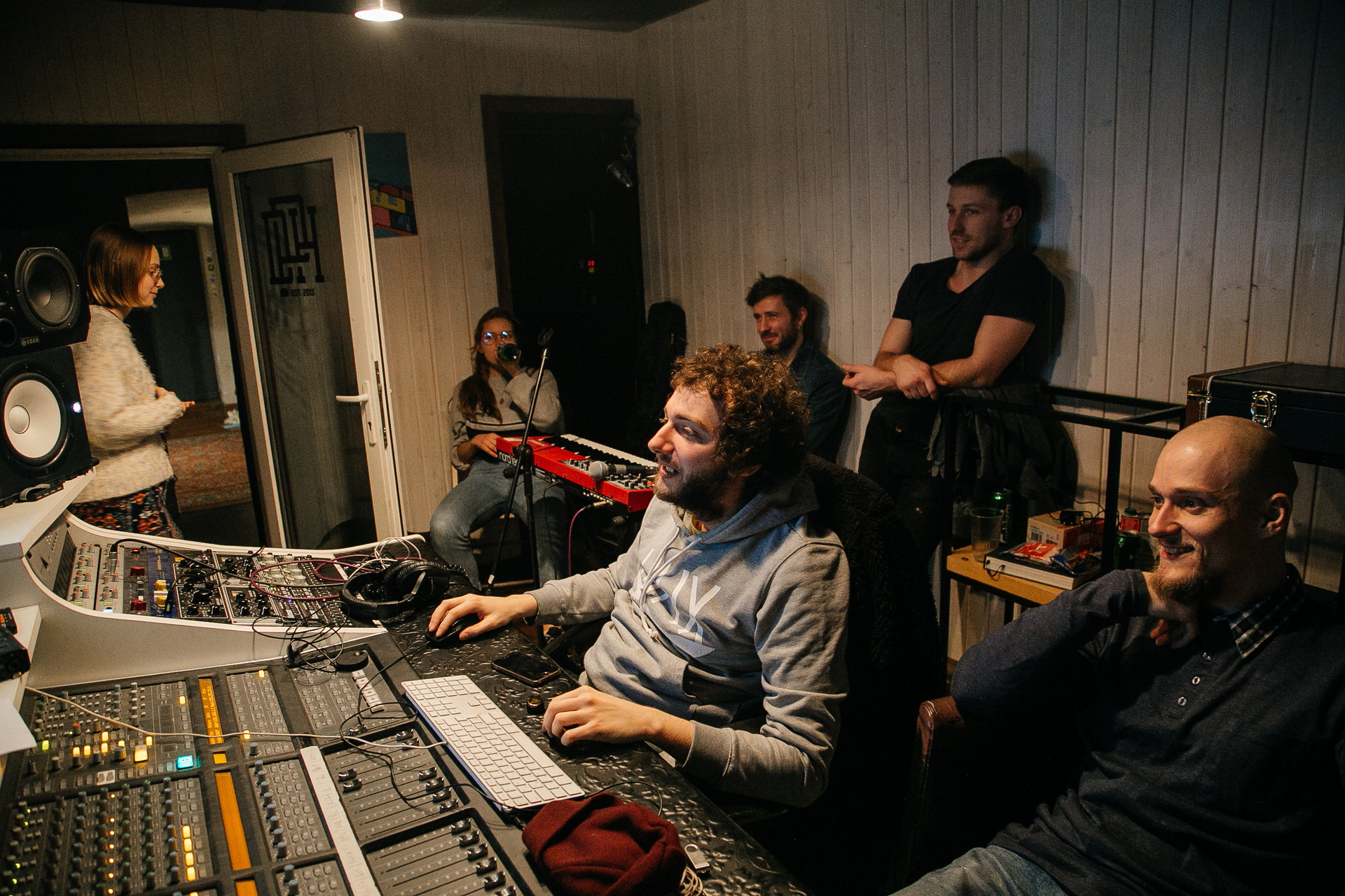На&nbsp;записи альбома «Супер» в&nbsp;студии Powerhouse, ноябрь 2018. Фото: Анастасия Станкина