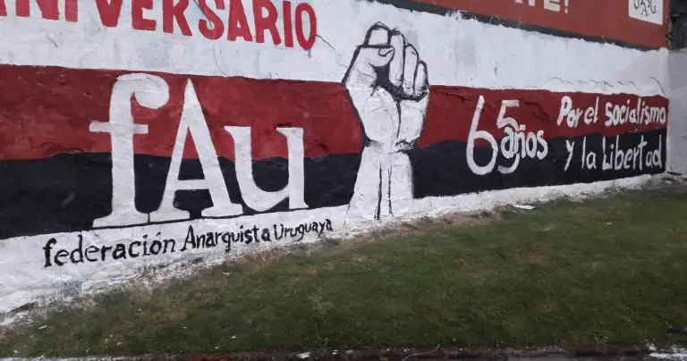 Мурал в честь 65-летия FAU.