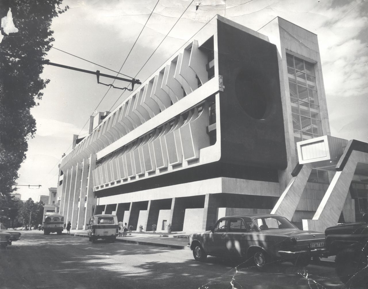 SCIENTIFIC-TECHNICAL LIBRARY NAMED AFTER GIVI MIKELADZE Architect: Gari Bichiashvili, 1986 Drawing and plans from the National Scientific Library of Georgia Photos from Gari Bichiashvili’s private archive