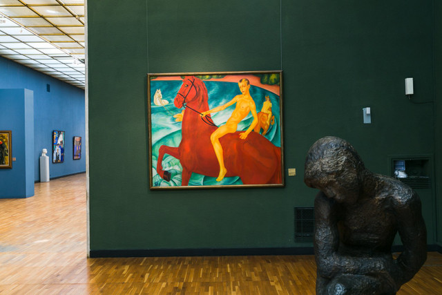 Ничего общего: почему госмузеи игнорируют российское современное искусство