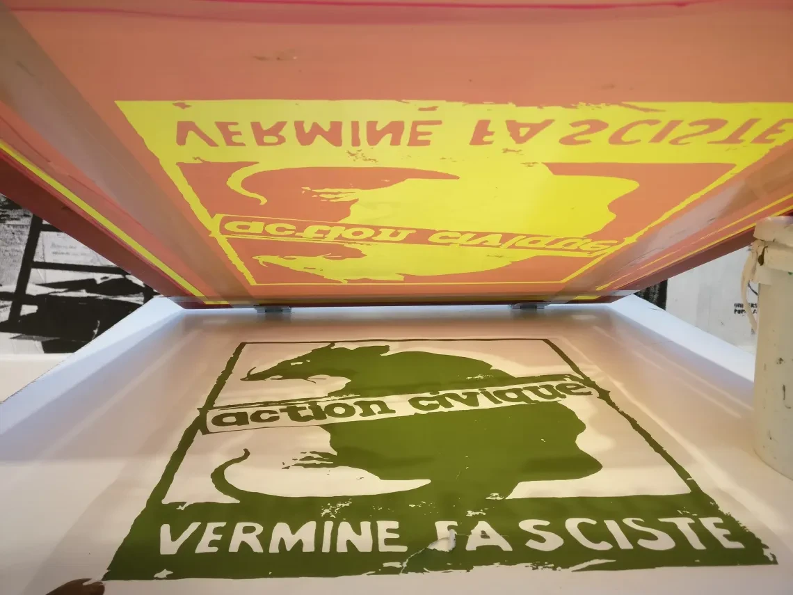 Реплика печатного станка протестующих в галерее Лацинк (2018)