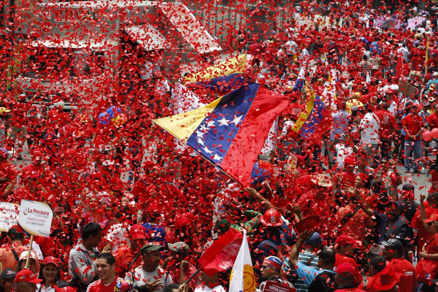 Один за всех и все за одного.
Рецензия на книгу «Мы создали Чавеса: народная история венесуэльской революции»