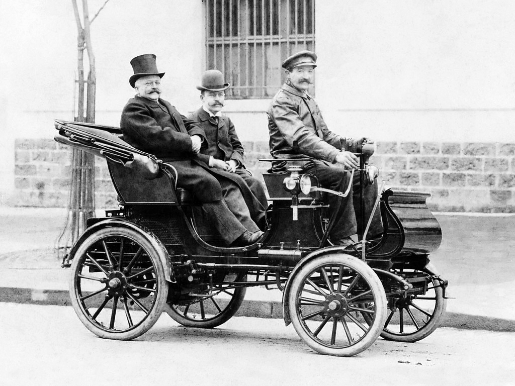 Peugeot Type 28 Phaeton, 1900. Человек в&nbsp;цилинтре&nbsp;— Арман Пежо