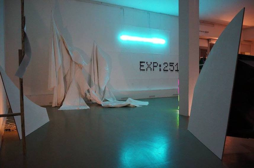 Групповая выставка «С&nbsp;внутриобъектовым режимом ознакомлены». Галерея XL, 2016 // Фото: Галерея Электрозавод