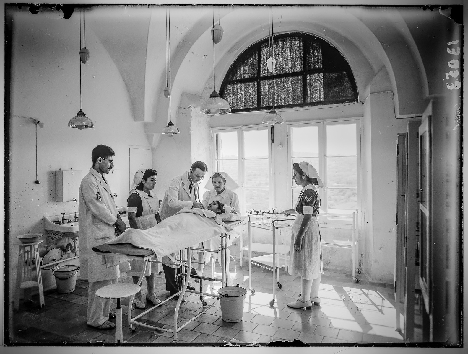  Операционная в больнице Хеврона. 1944 г. источник