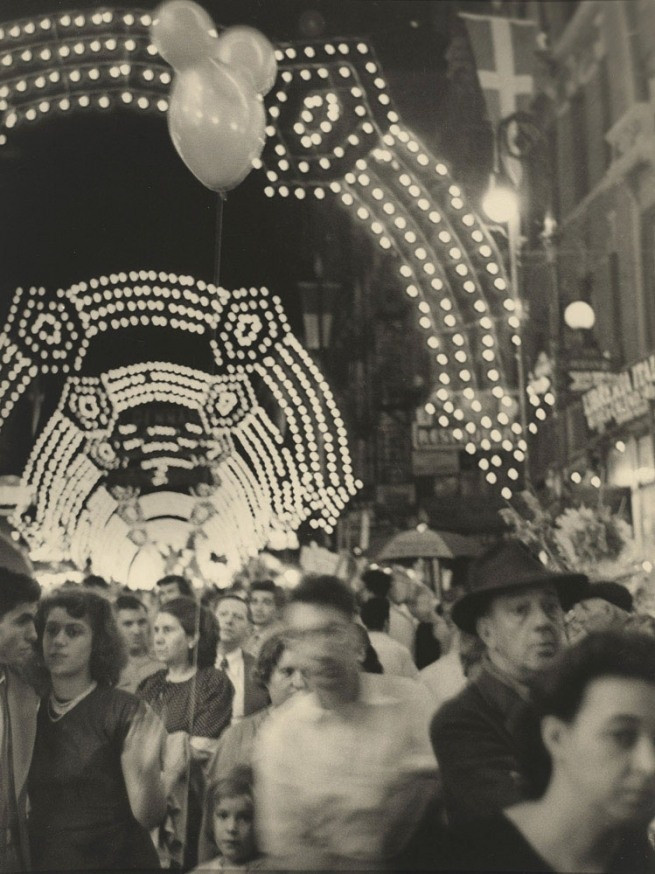 Sid Grossman San Gennaro Festival, New York City. 1948 © National Gallery of Art, Washington DC