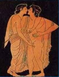 Здесь два эфеба совершают поцелуй, молодой человек слева обнимает левой рукой второго молодого человека и&nbsp;правой рукой берется за&nbsp;его гениталии.