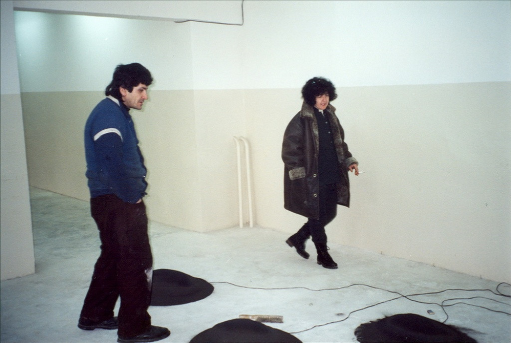Samvel Baghdassarian and Sonia Balassanian during the installation of the Armenian Pavilion, Venice Biennale, 1995.