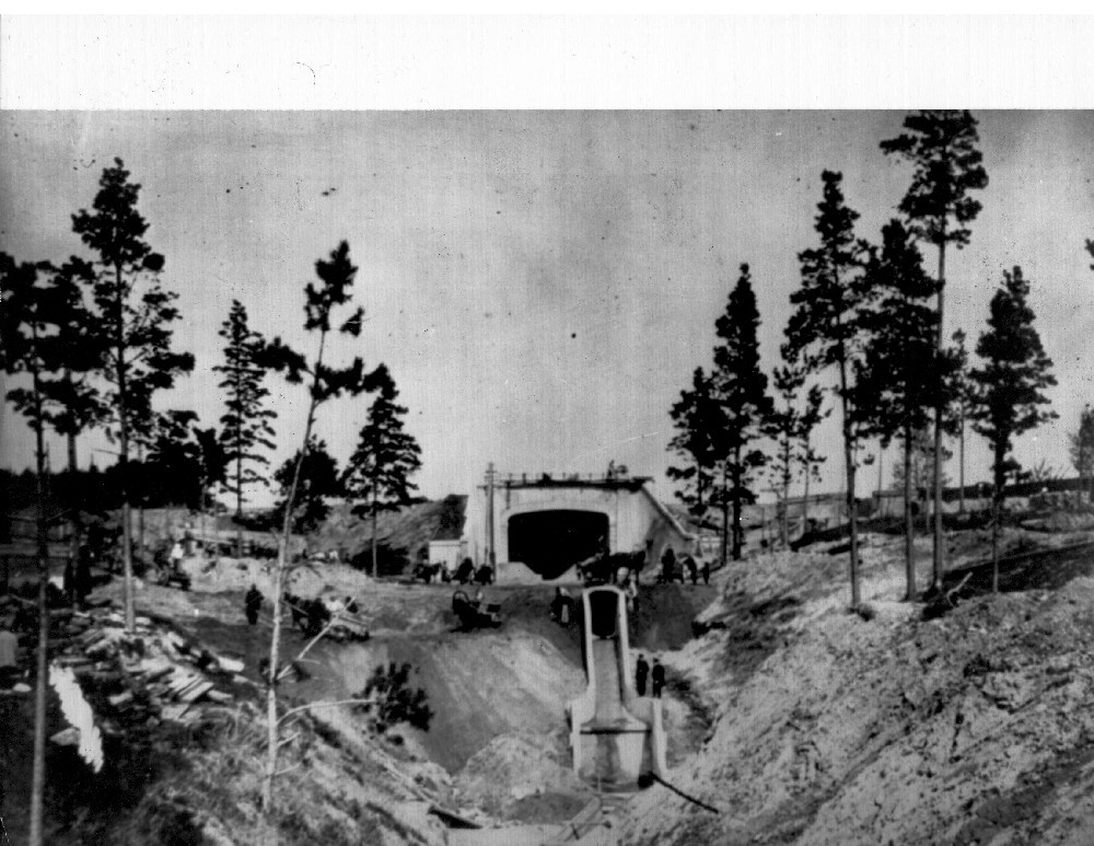Строительство тоннеля, 1913&nbsp;год, Новосибирск. Инженеры: С.М.&nbsp;Богашов, В.И.&nbsp;Петков,&nbsp;Б.П.&nbsp;Храповицкий