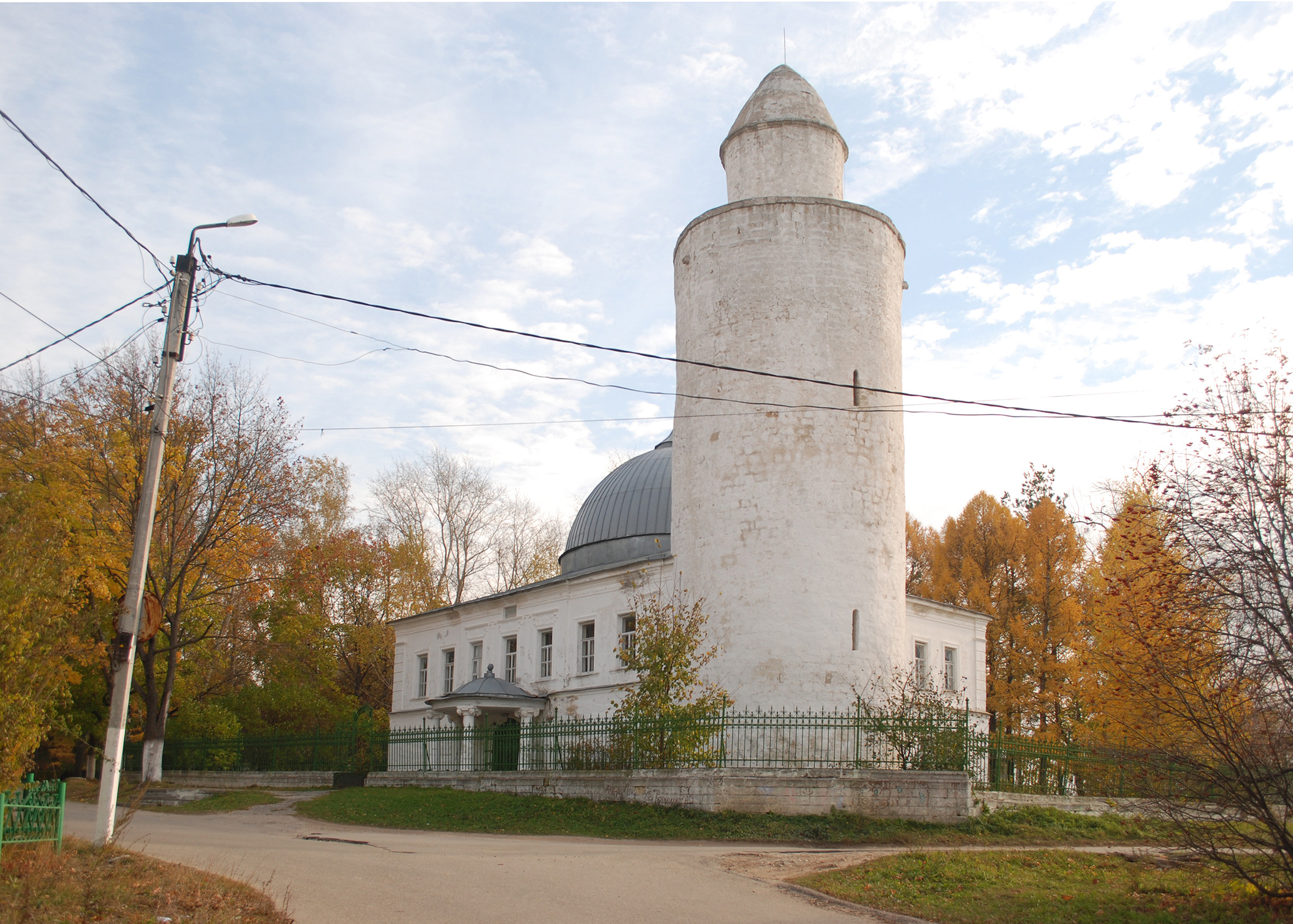 Ханская мечеть на&nbsp;площади Победы, XVIII&nbsp;в., минарет XVI&nbsp;в., 2015&nbsp;г.