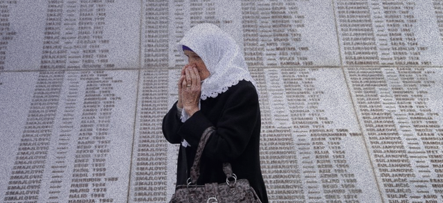 «Геноцид, которого не было»: как и зачем Россия отрицает резню в Сребренице