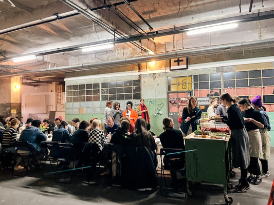 Boiling Room — cooking with people escaping the war