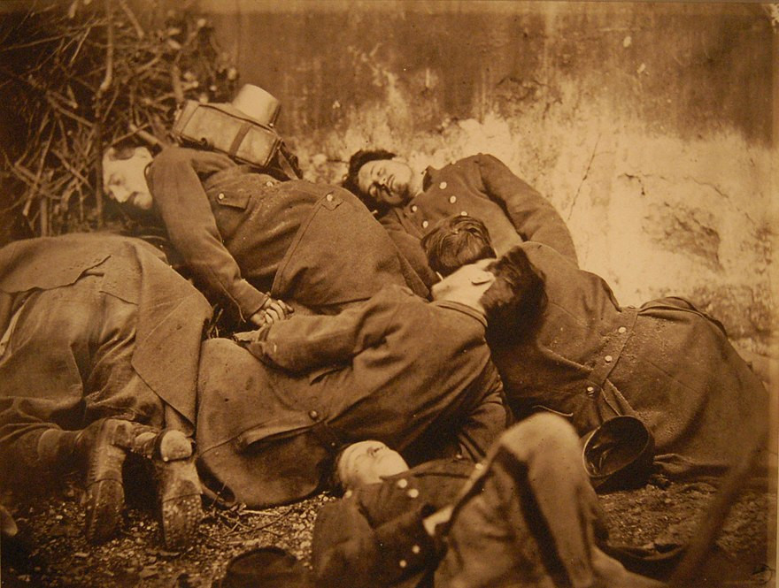 Защитники Коммуны, казненные версальскими войсками. 1871. Фотография: Musée Carnavalet/Roger Viollet